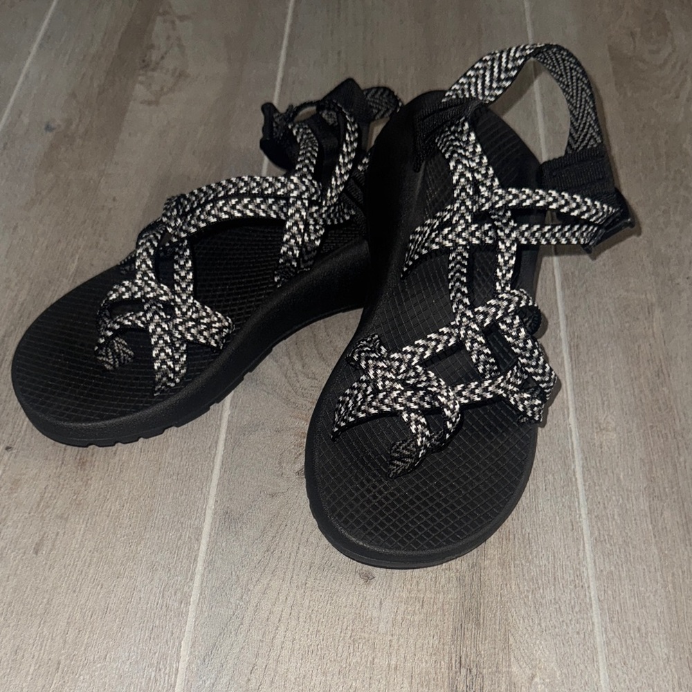 Women's Black and White Strappy Sandals
Like new